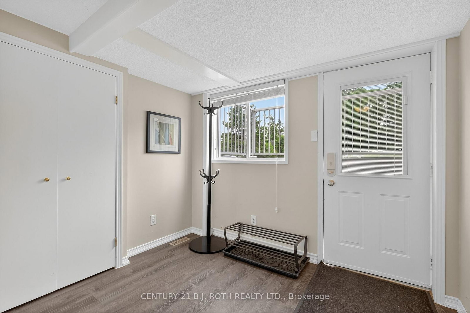 Semi-Detached House sold at 120 Kozlov Street, Barrie, Ontario, L4N 4P9 - Sunnidale - MLS: S12375077