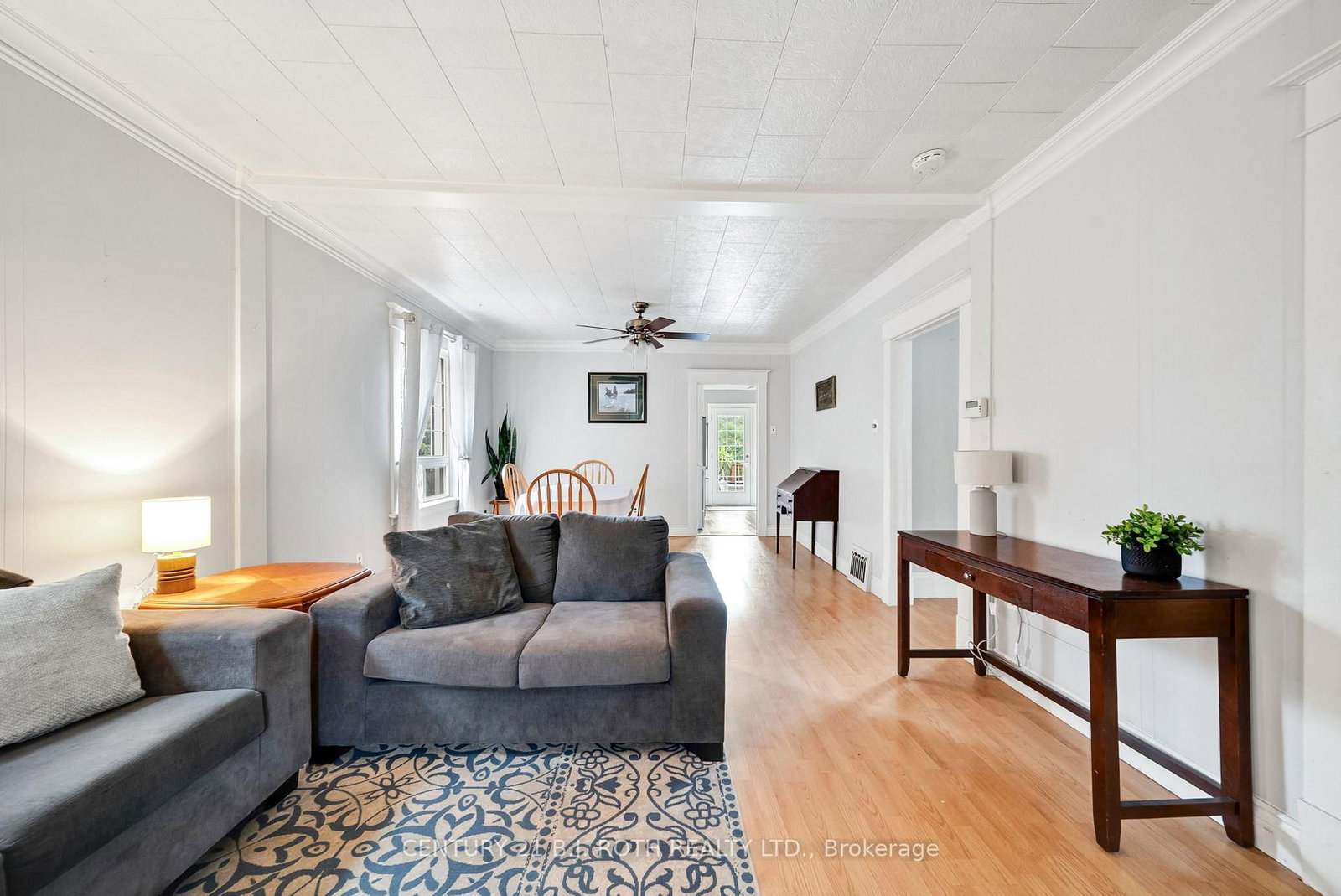 Listing Image 6
