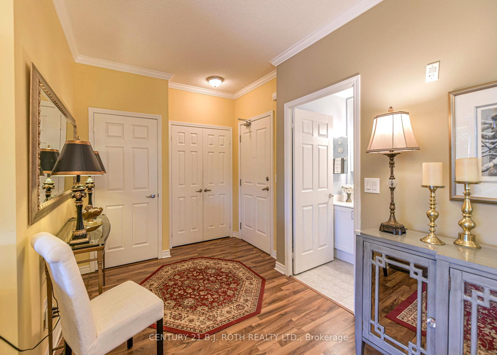 Listing Image 10