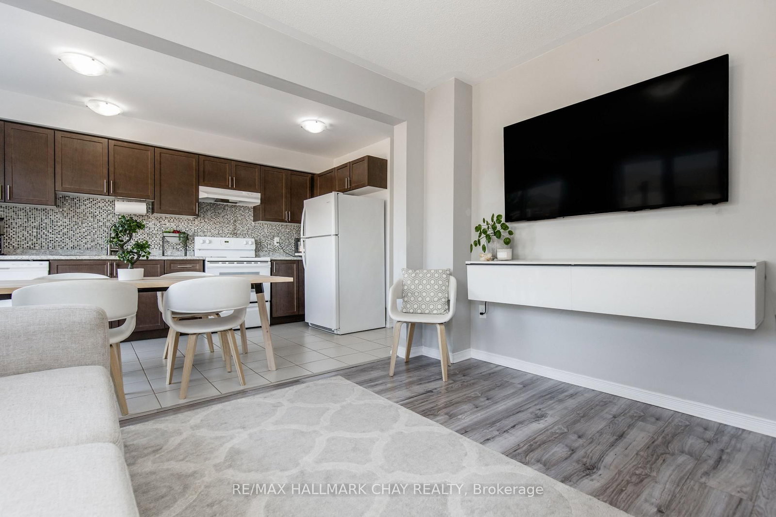 Townhouse sold at 82 Franks Way, Barrie, Ontario, L4N 3J1 - Allandale - MLS: S12376747