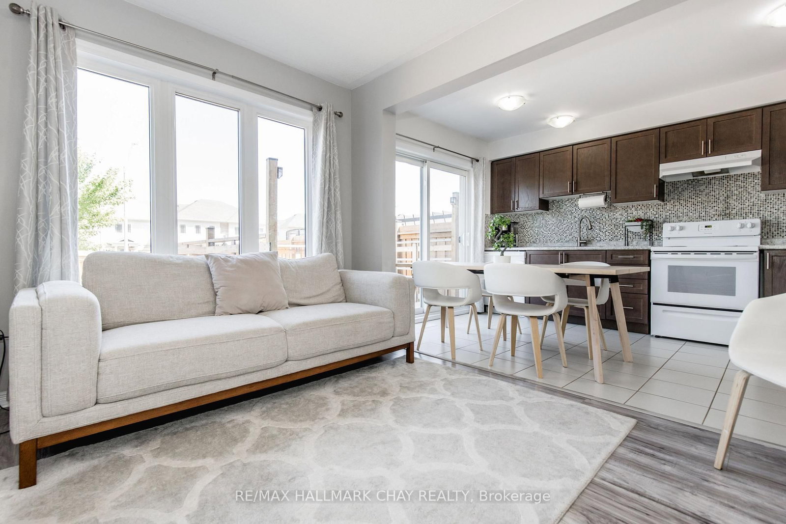 Townhouse sold at 82 Franks Way, Barrie, Ontario, L4N 3J1 - Allandale - MLS: S12376747