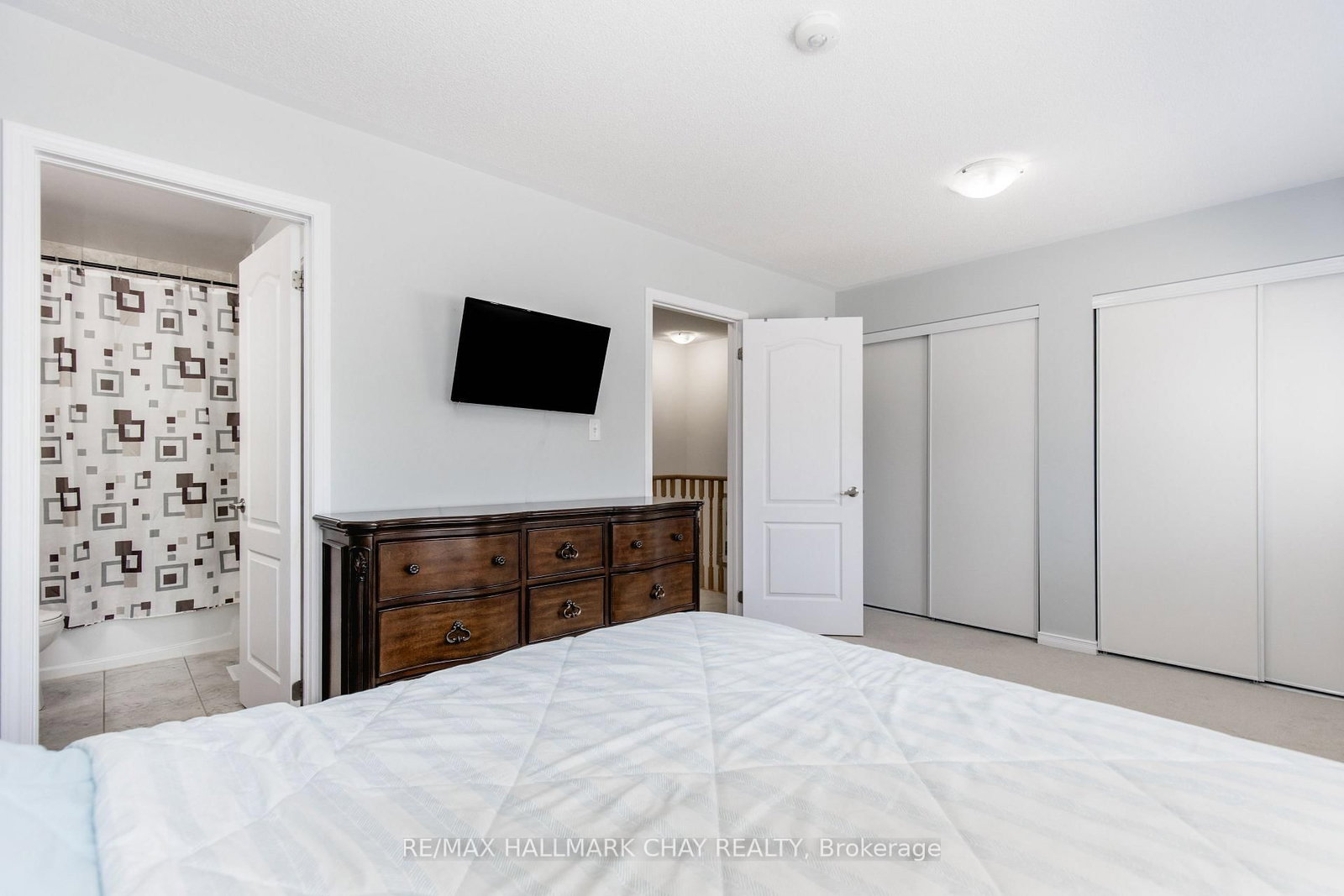 Townhouse sold at 82 Franks Way, Barrie, Ontario, L4N 3J1 - Allandale - MLS: S12376747