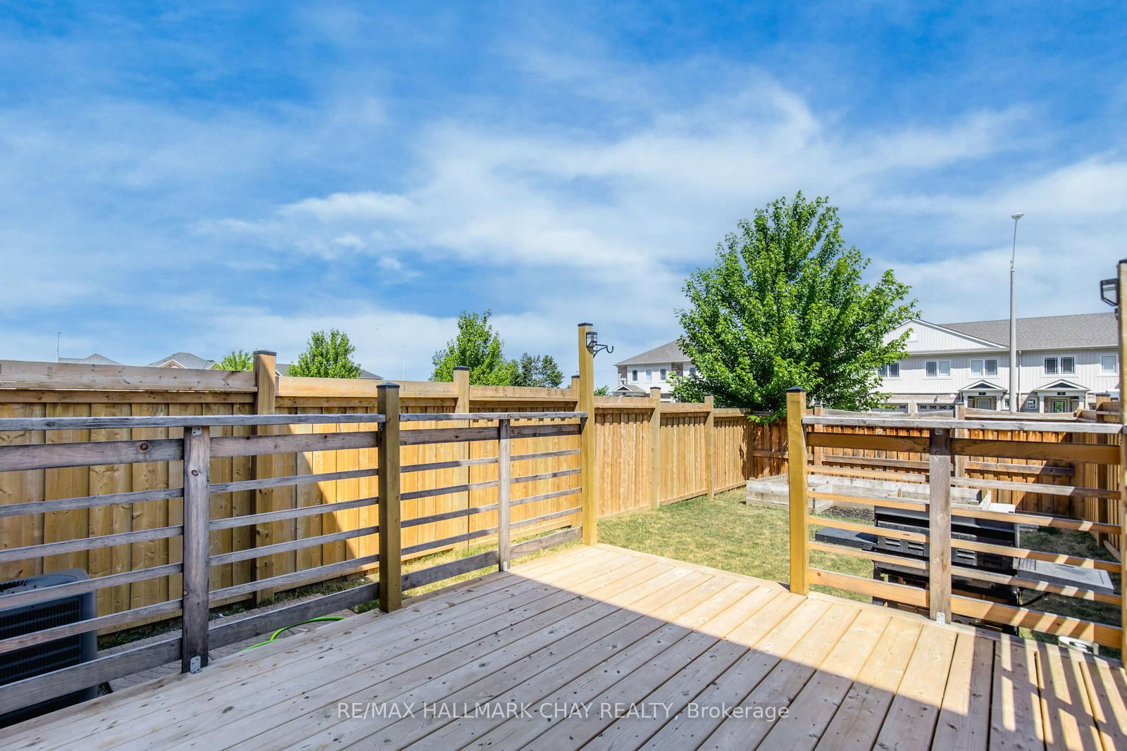 Townhouse sold at 82 Franks Way, Barrie, Ontario, L4N 3J1 - Allandale - MLS: S12376747