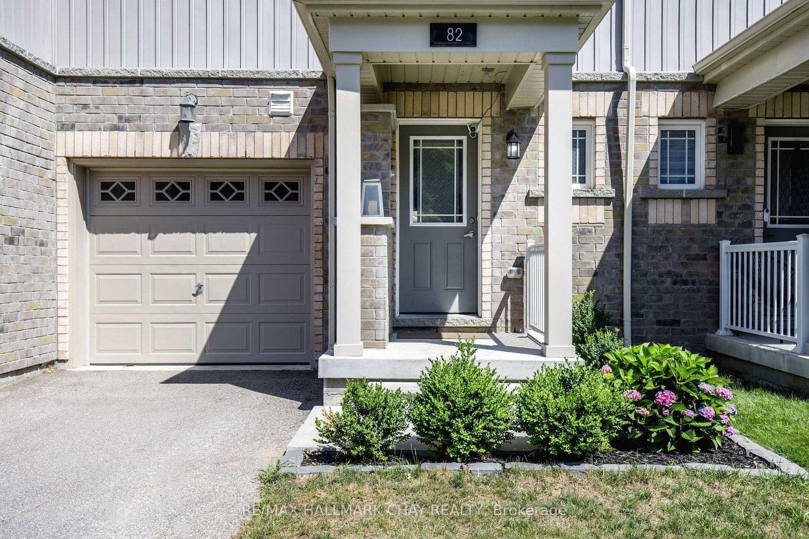 Townhouse sold at 82 Franks Way, Barrie, Ontario, L4N 3J1 - Allandale - MLS: S12376747