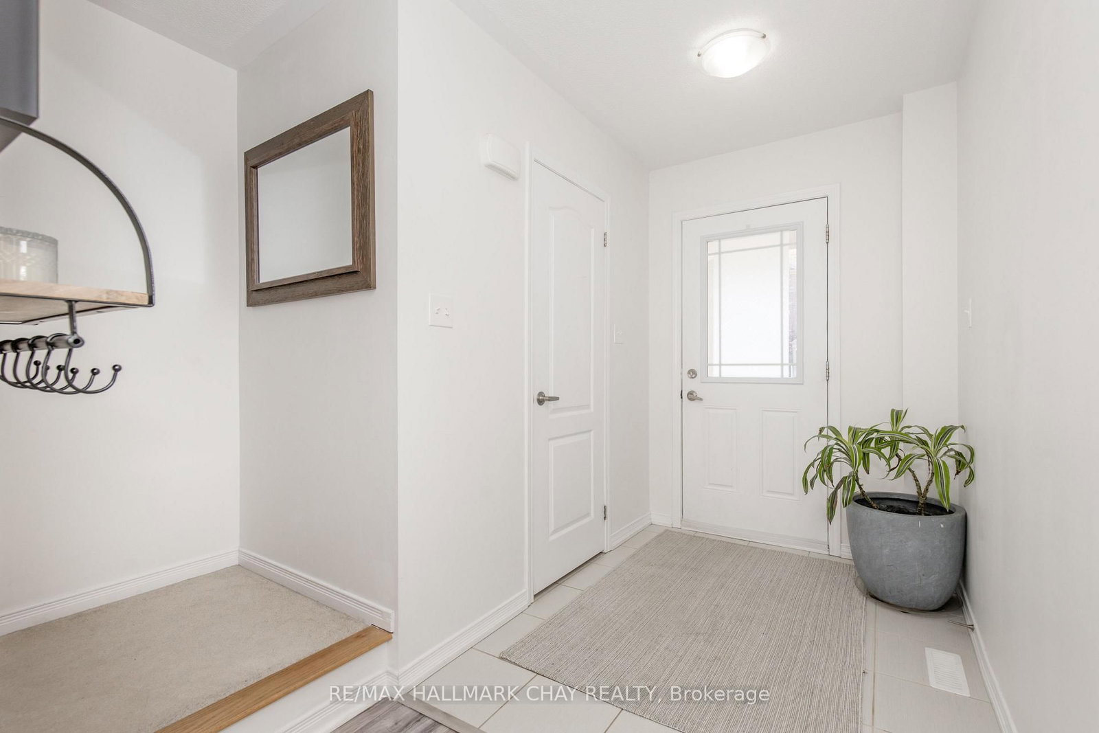 Townhouse sold at 82 Franks Way, Barrie, Ontario, L4N 3J1 - Allandale - MLS: S12376747