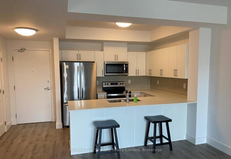 213 - 4 KIMBERLY Lane, Collingwood, L9Y 1E4 | Image 2