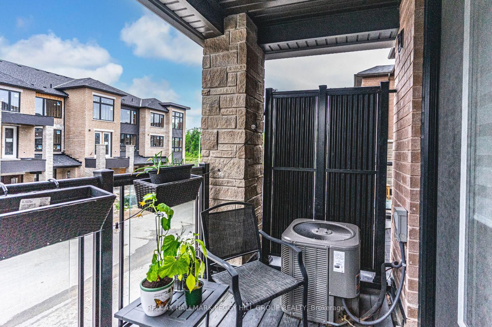 Townhouse leased at 9 Red Maple Lane, Barrie, Ontario, L9J 0N4 - Innis-Shore - MLS: S12377322