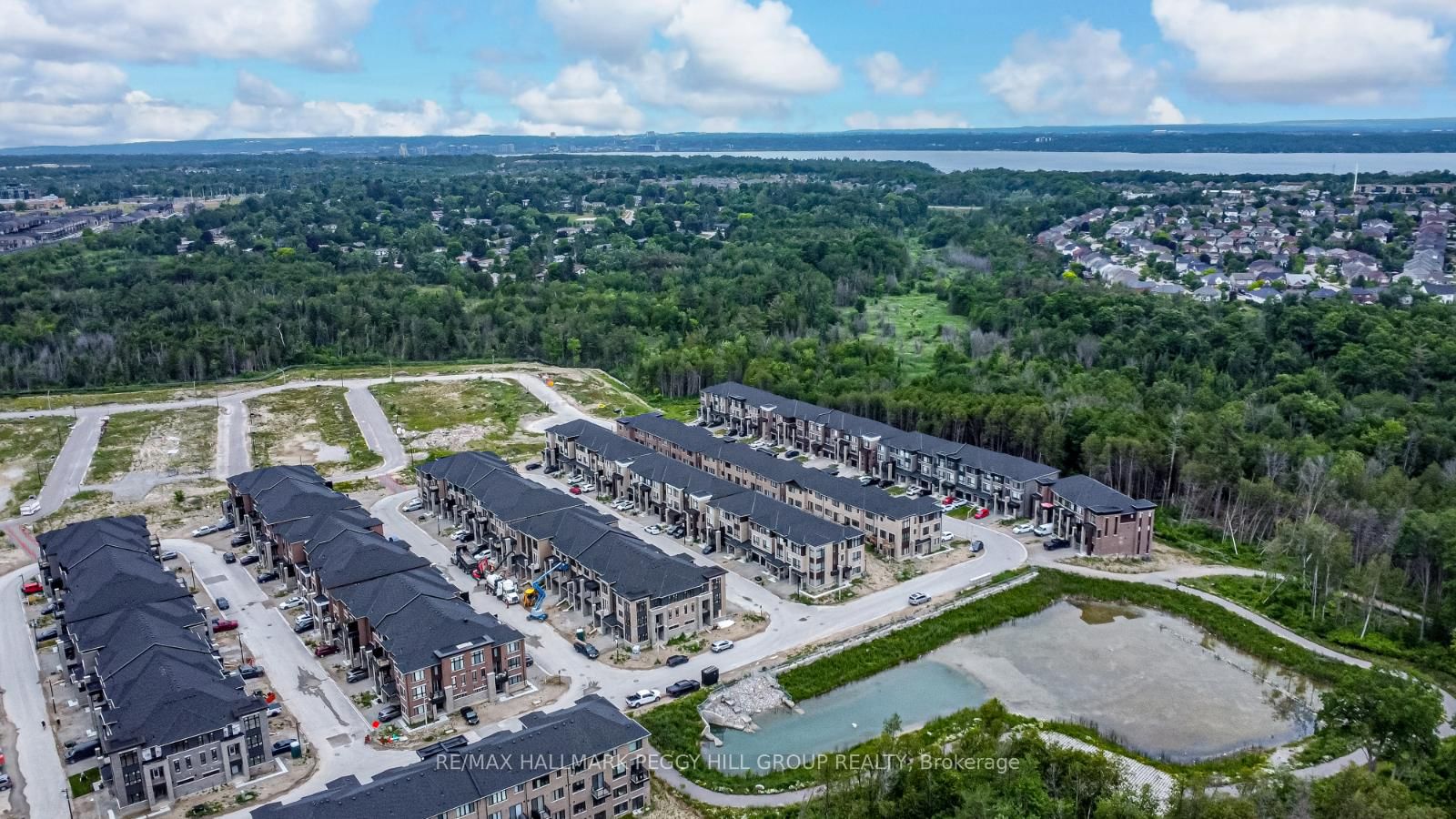 Townhouse leased at 9 Red Maple Lane, Barrie, Ontario, L9J 0N4 - Innis-Shore - MLS: S12377322