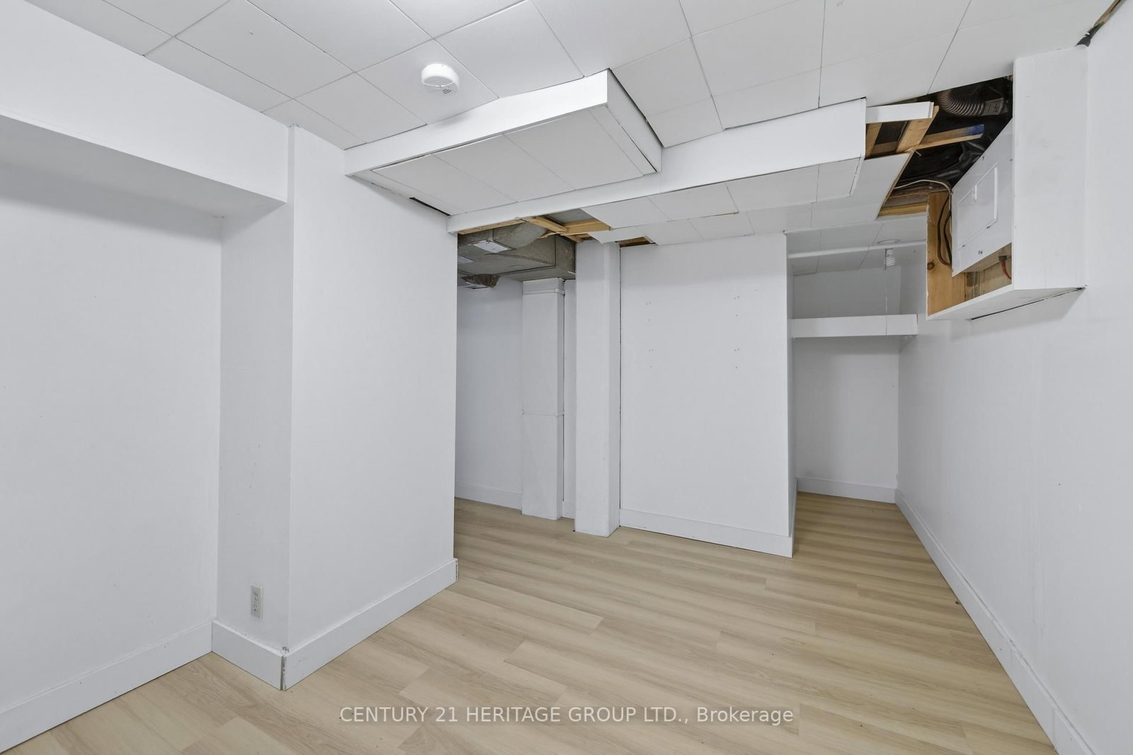 Listing Image 33