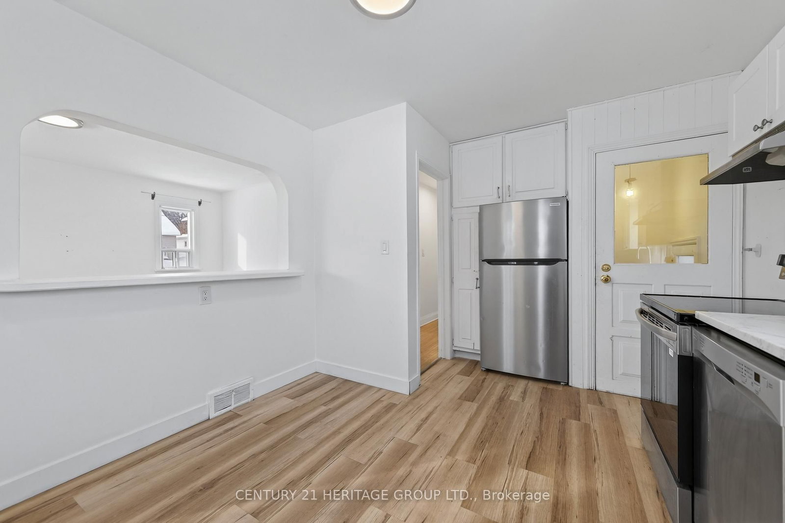 Listing Image 9