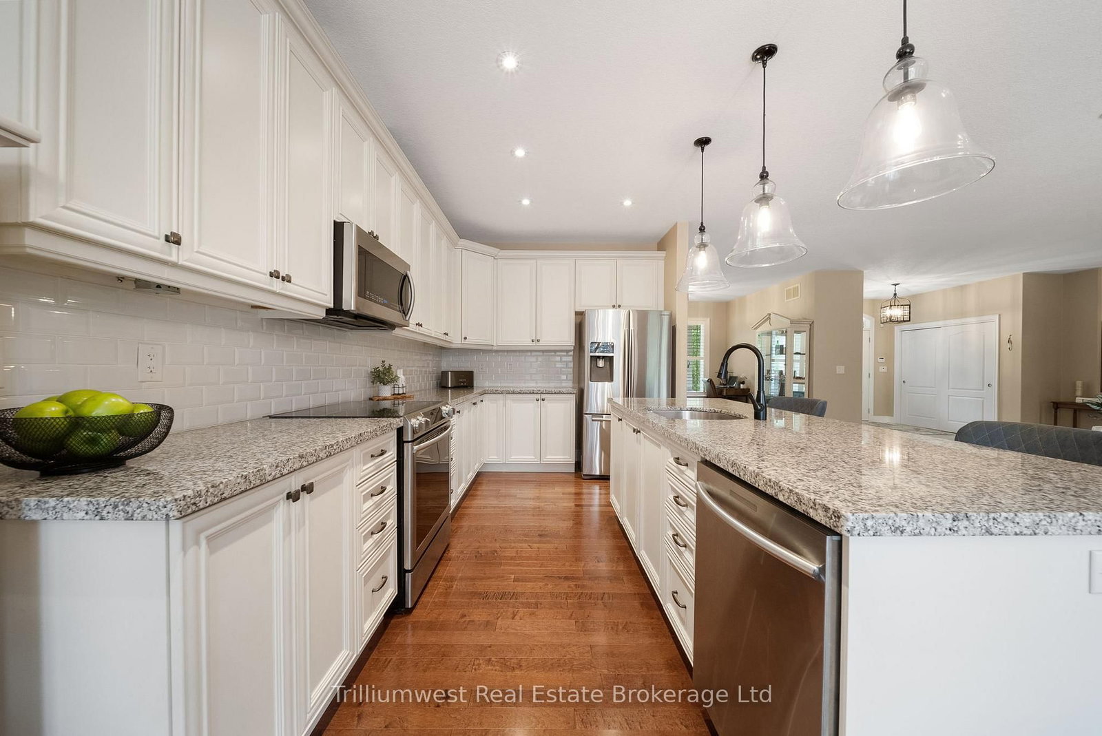 Listing Image 13