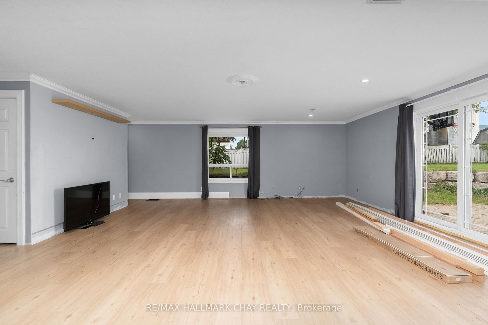 Listing Image 12