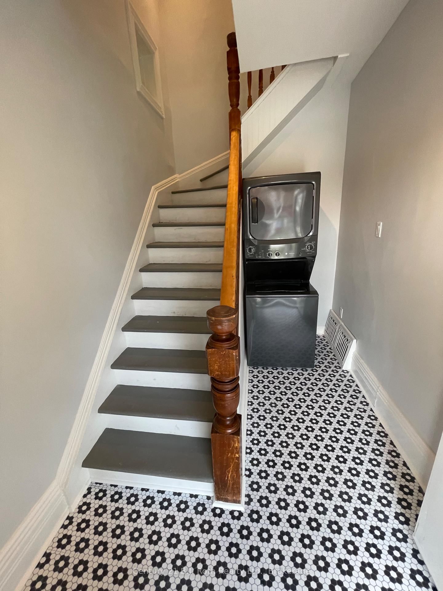 442 Midland Avenue, Midland 3