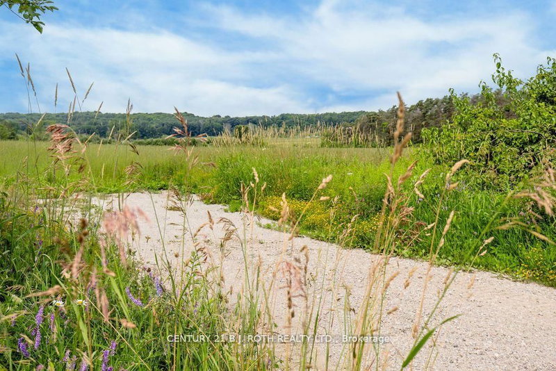 584 Curry Rd, Penetanguishene, L9M 2C8 | Image 2