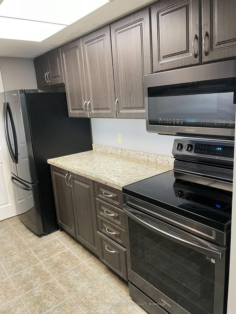 508 - 75 Ellen St, Barrie, L4N 7R6 | Image 2