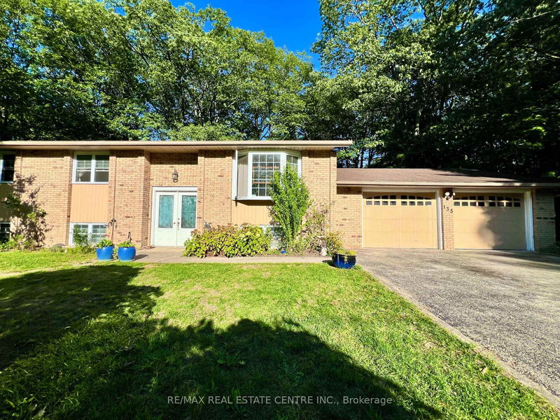 135 CHRISTOPHER Ave, Wasaga Beach, L9Z 1S4 | Image 2