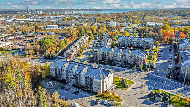 402 - 40 Ferndale Dr S, Barrie, L4N 2L3 | Image 2