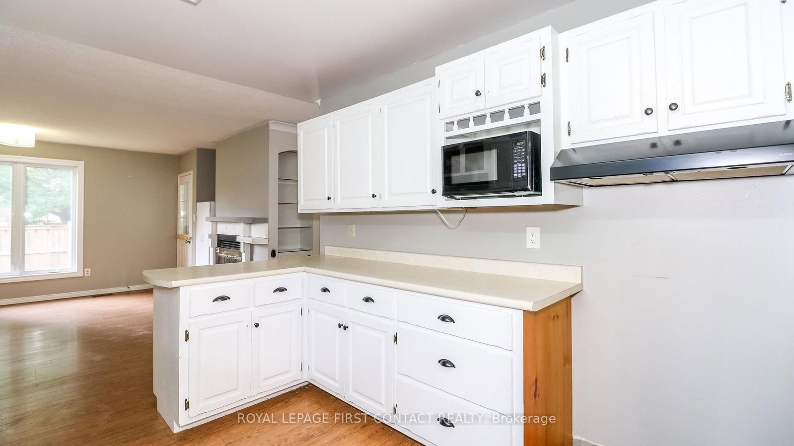 24 Howard Avenue • Tiny, ON photo 5