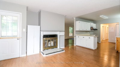 24 Howard Avenue • Tiny, ON photo 9