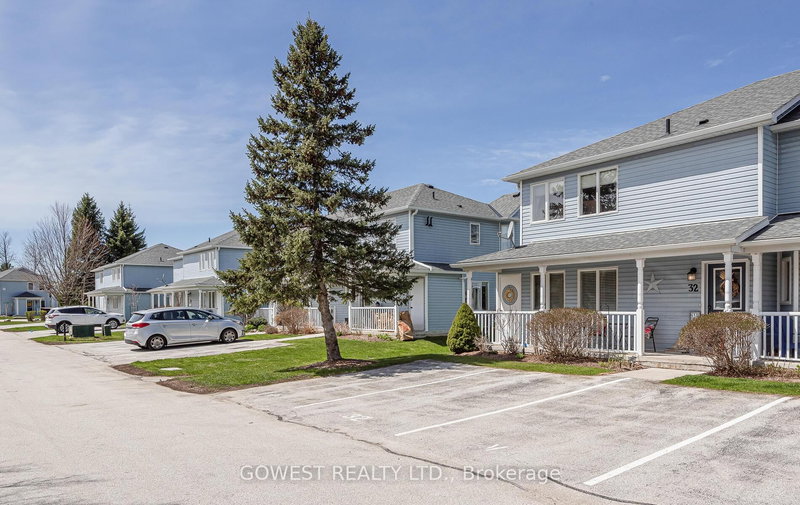 32 Valleymede Crt, Collingwood, L9Y 5E4 | Image 3