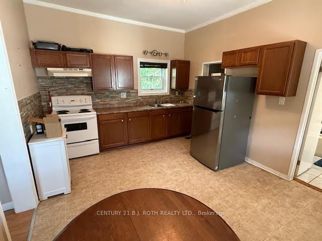 26 Caroline St, Barrie, L4N 2S3 | Image 3