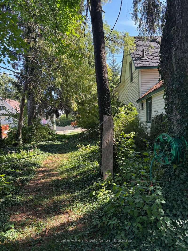 304 Saint Paul St, Collingwood, L9Y 3P7 | Image 2