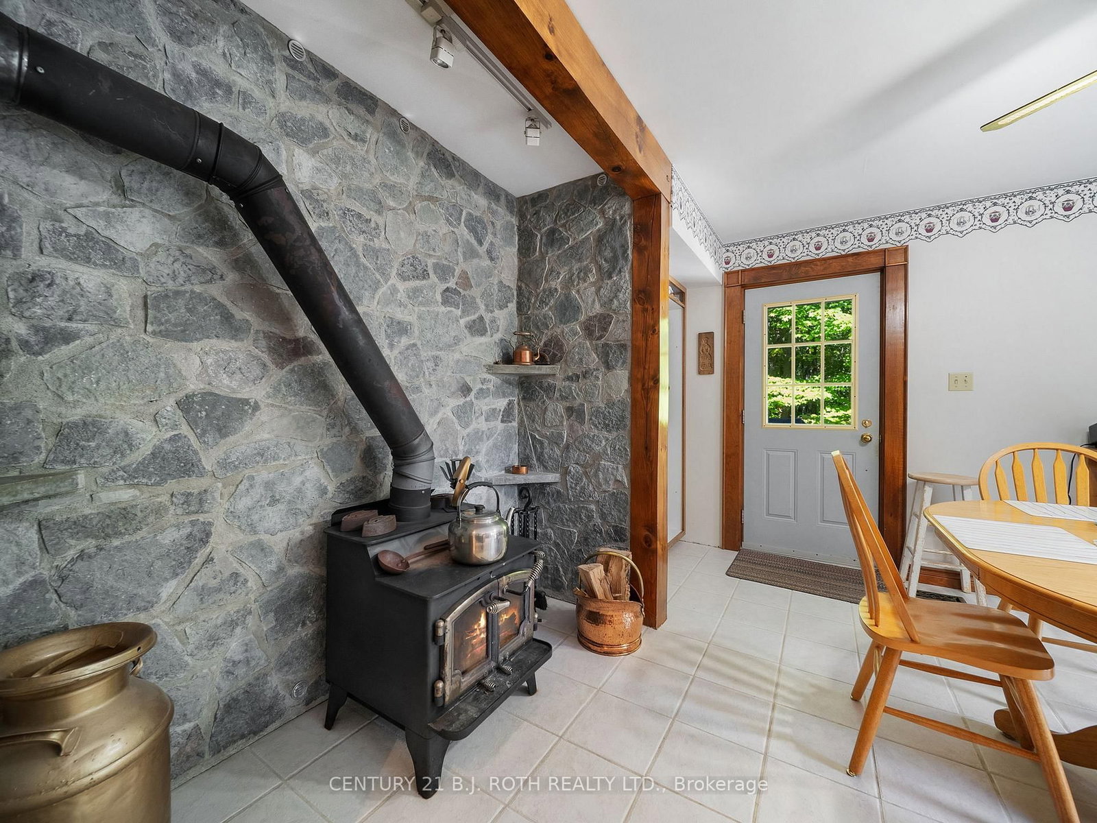 Listing Image 12