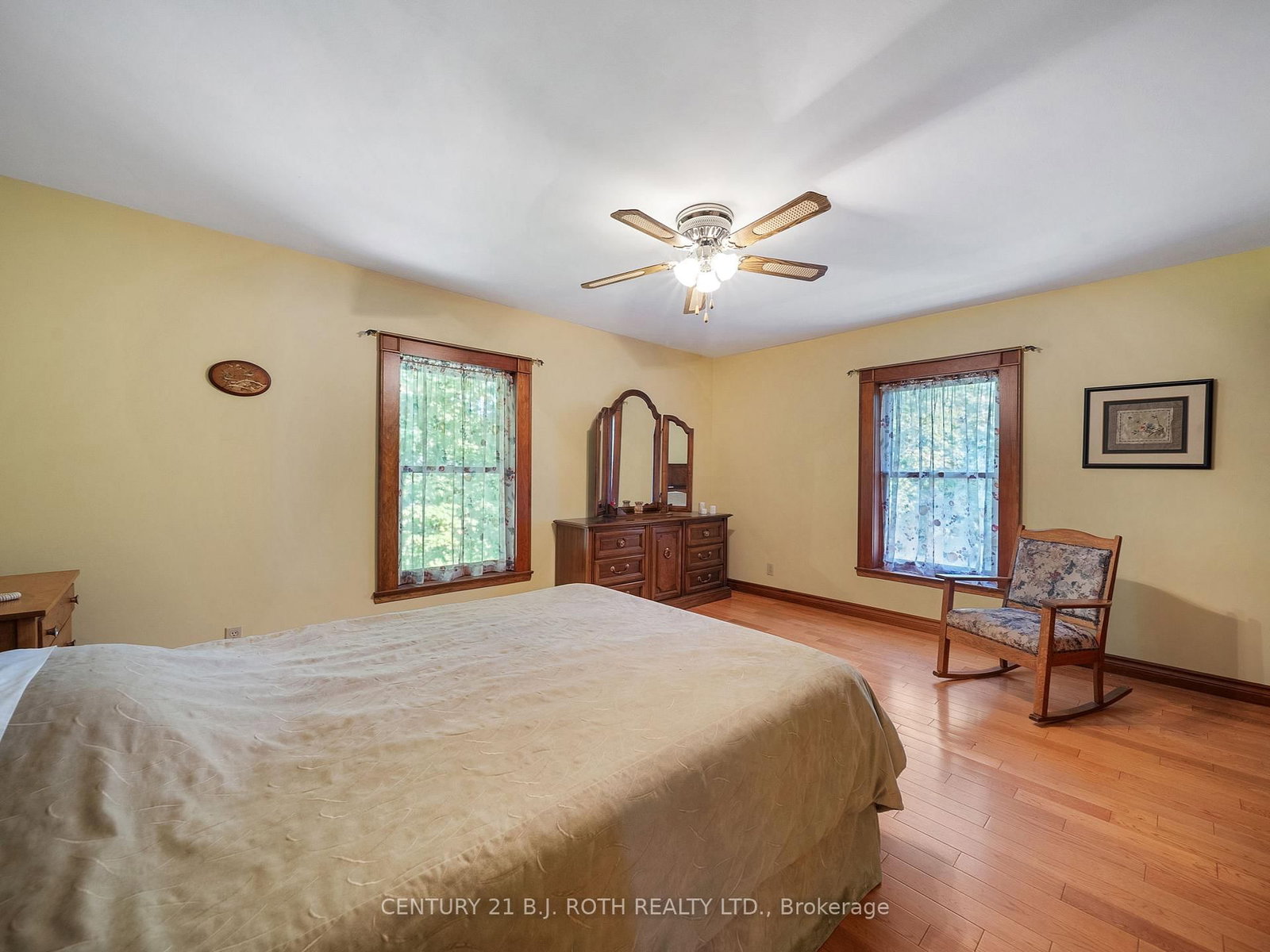 Listing Image 19