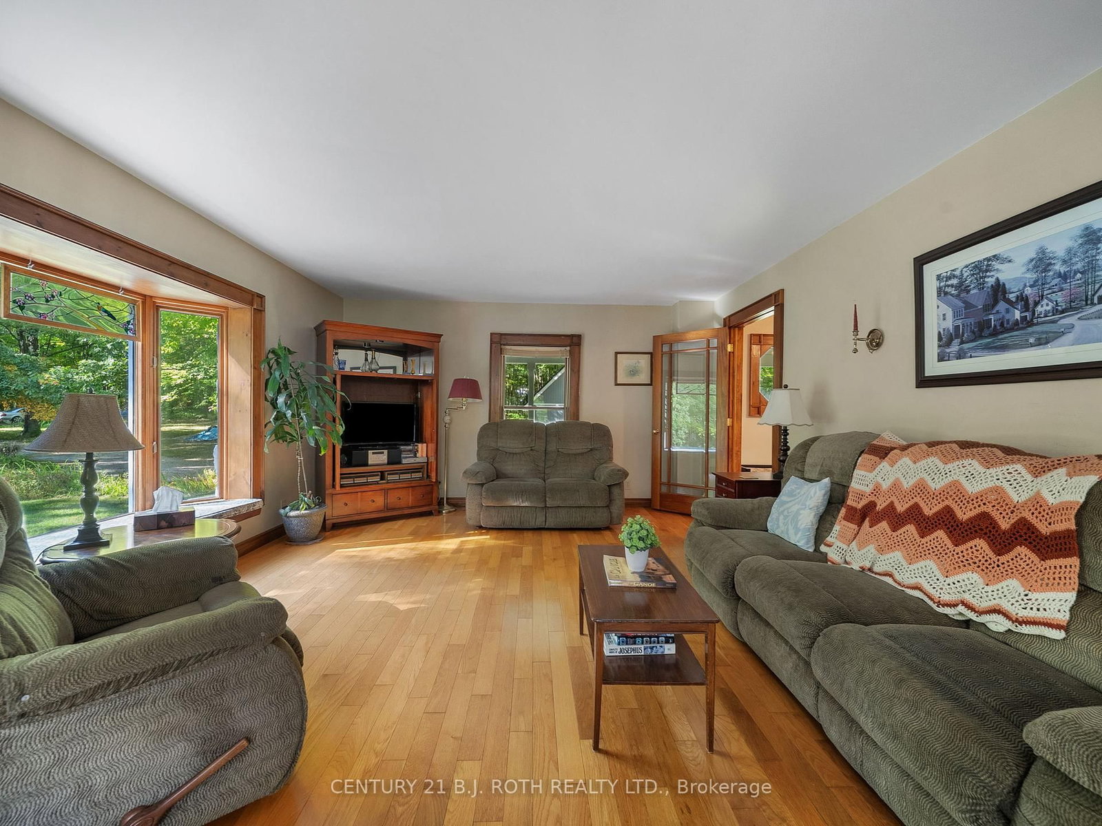 Listing Image 5