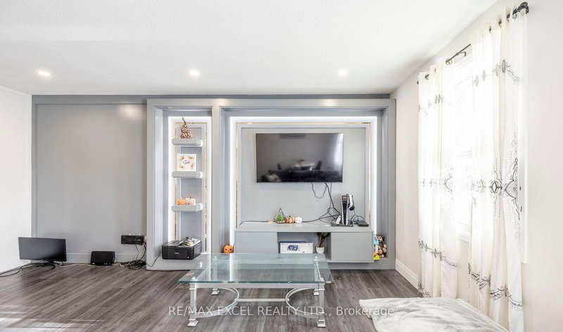 44 Oren Blvd, Barrie, L4N 4M1 | Image 2