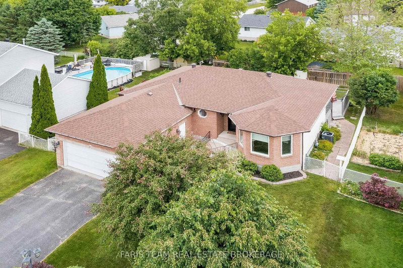 11 Copeland St, Penetanguishene, L9M 1K3 | Image 2