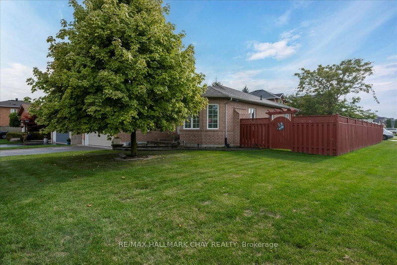 84 Pringle Dr, Barrie, L4N 0R2 | Image 3