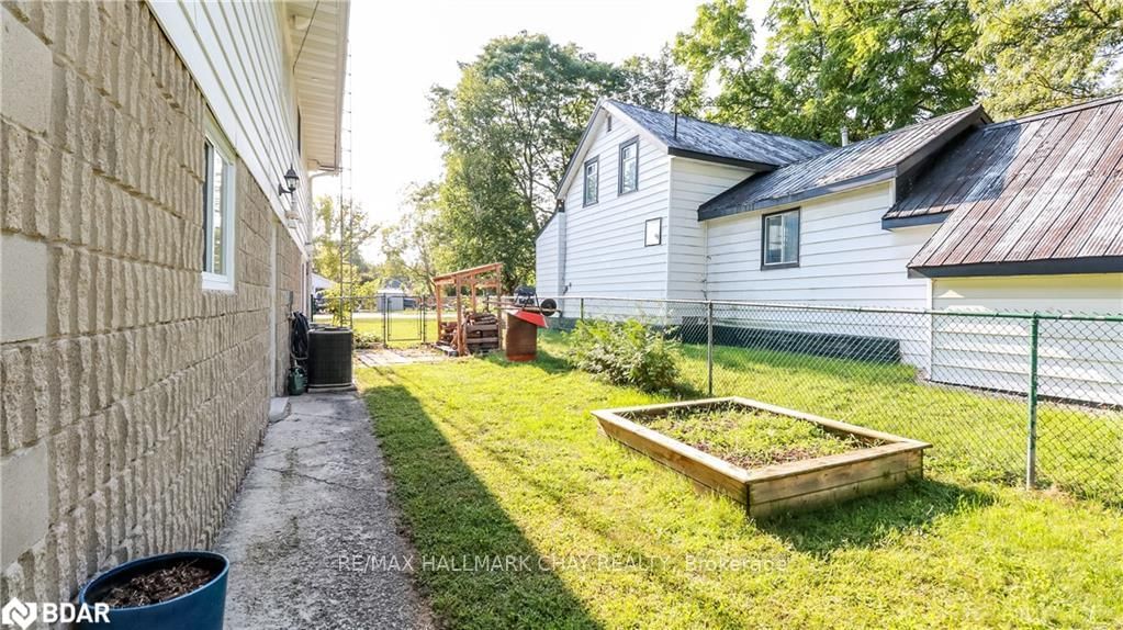 Listing Image 43