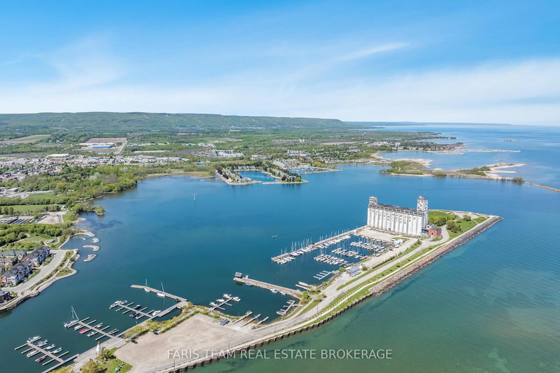 325 - 31 Huron St, Collingwood, L9Y 0E8 | Image 3