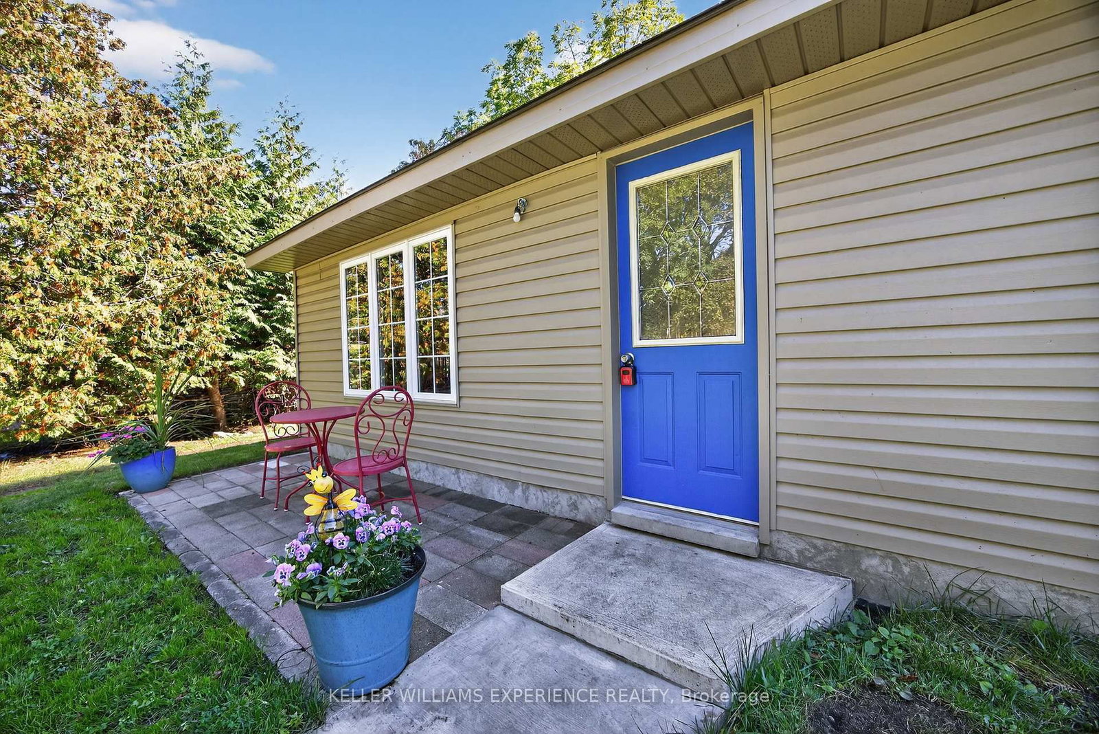 Listing Image 6