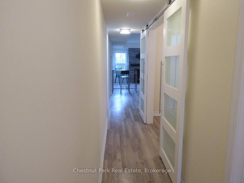 102 - 2 Cove Crt, Collingwood, L9Y 0Y6 | Image 3