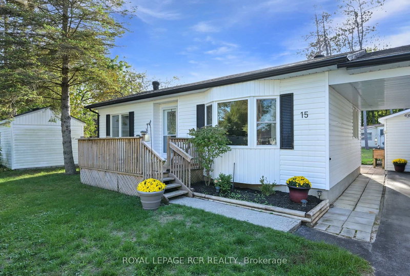 15 Carruthers St S, Wasaga Beach, L9Z 1K2 | Image 2