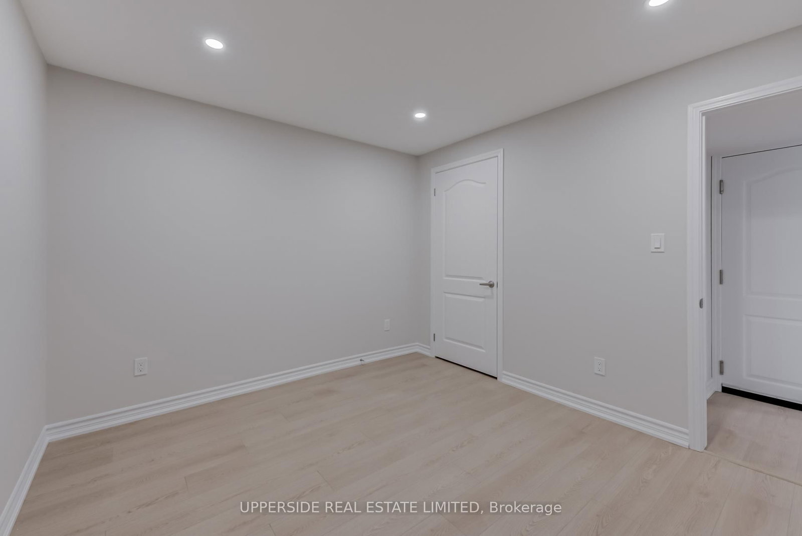 Listing Image 45