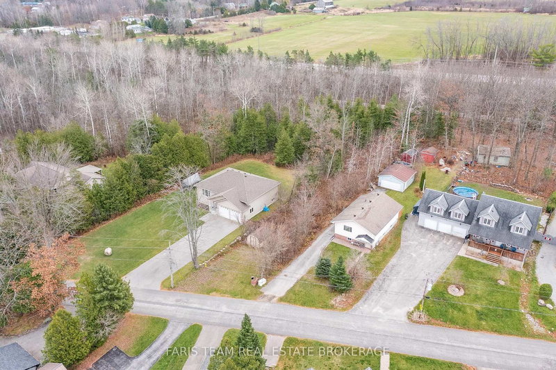 121 Mitchells Beach Rd, Tay, L0K 2A0 | Image 2