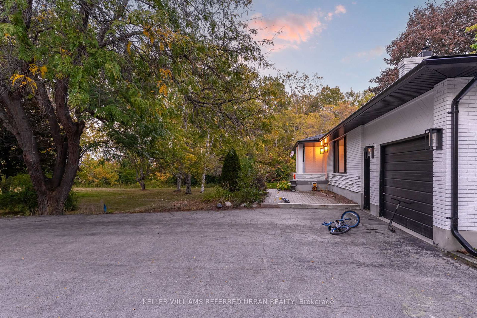 Listing Image 32