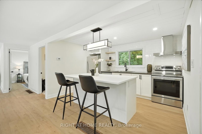 29 NIDA Dr, Tiny, L9M 0B3 | Image 2