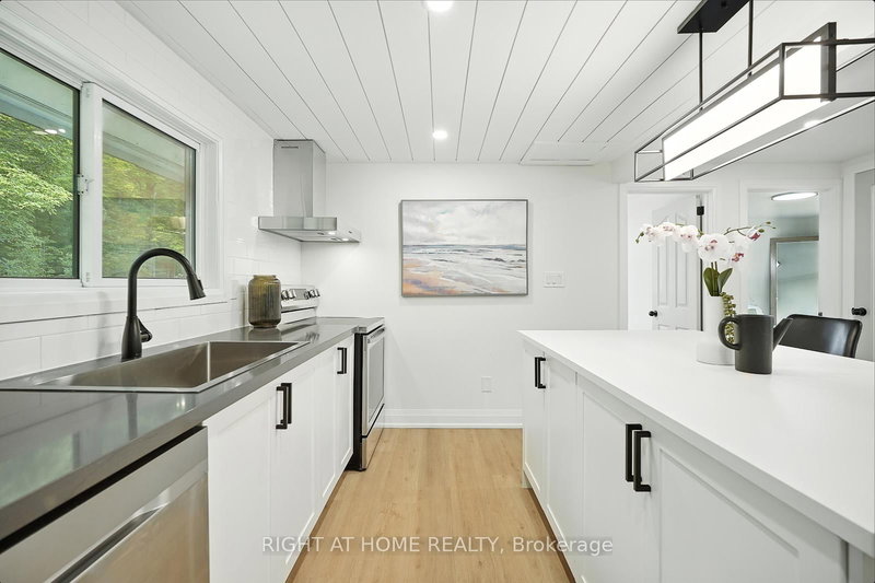 29 NIDA Dr, Tiny, L9M 0B3 | Image 3