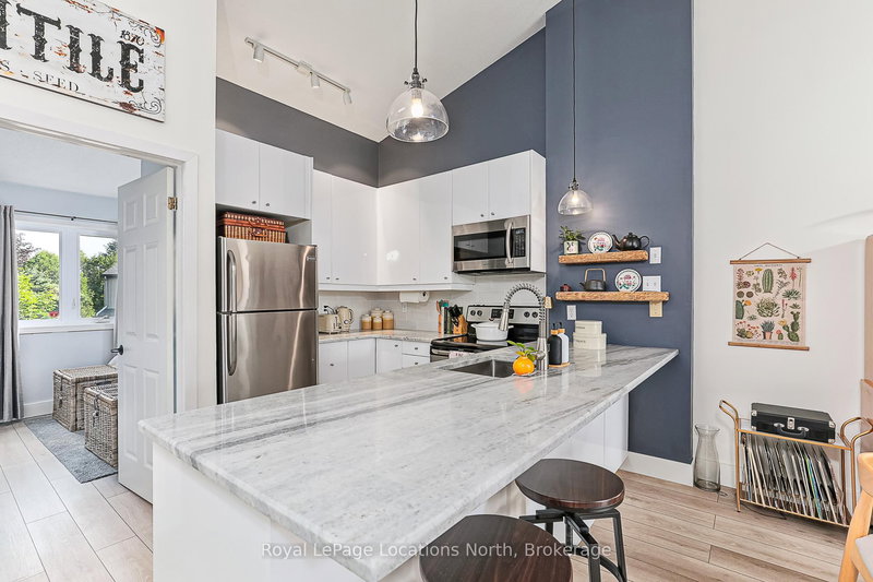 13 - 5 Harbour St E, Collingwood, L9Y 5C5 | Image 3