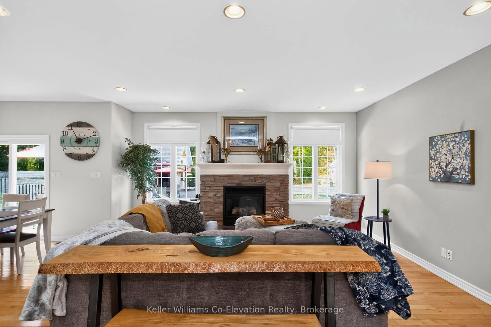 Listing Image 8
