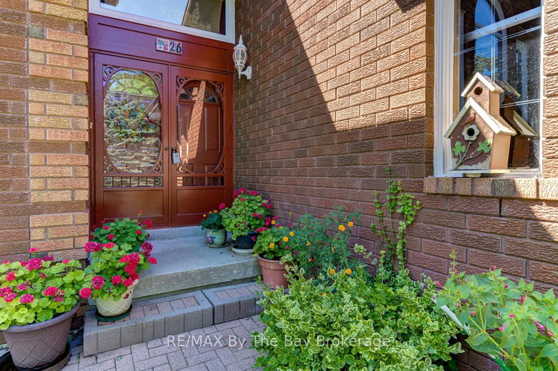 26 Timberland Cres, Wasaga Beach, L9Z 1G7 | Image 2