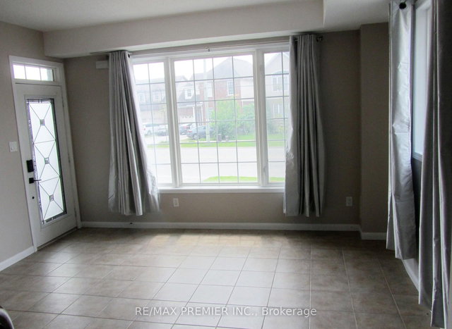 Unit B - 342 Edgehill Drive