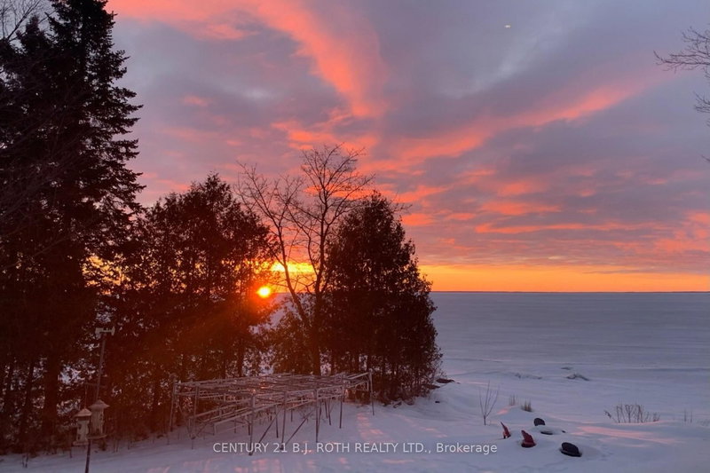 95 lakeshore Rd E, Oro-Medonte, L0L 2E0 | Image 3