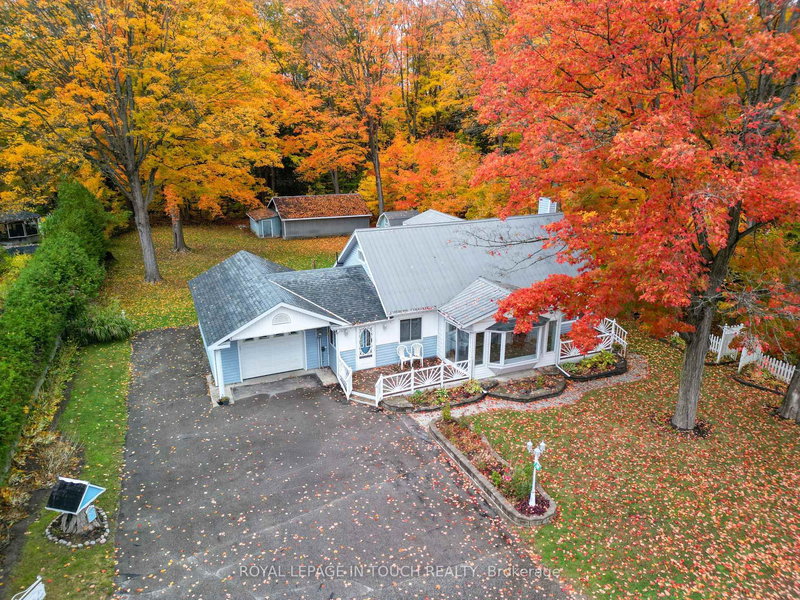 748 Overhead bridge Rd, Tiny, L9M 0V6 | Image 2