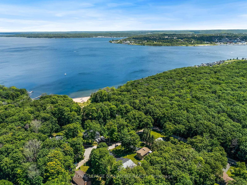 470 Parkview Crt, Midland, L4R 5G3 | Image 2