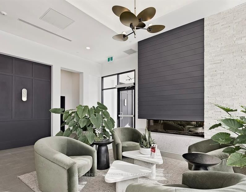 218 - 31 Huron St W, Collingwood, L9Y 0E8 | Image 2